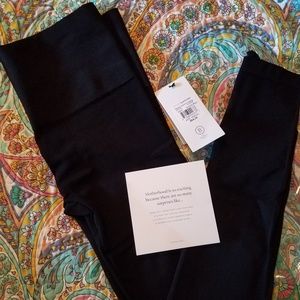 Postpartum hipster legging